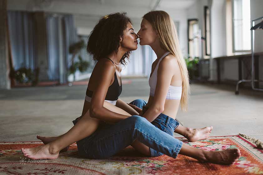 romance between women